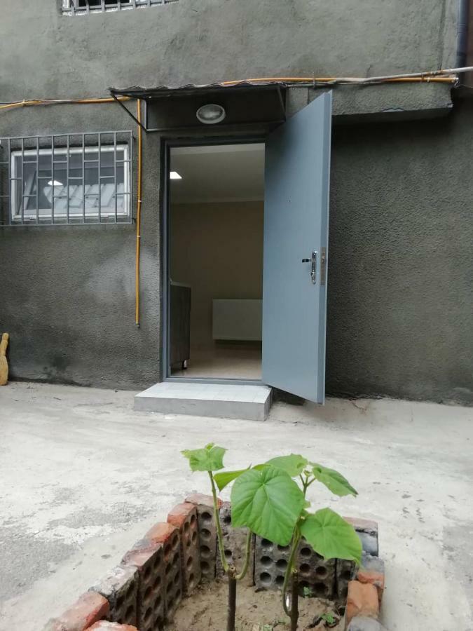 Guliko'S Apartment In Тбилиси Экстерьер фото