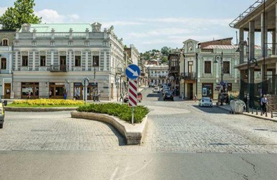 Guliko'S Apartment In Тбилиси Экстерьер фото