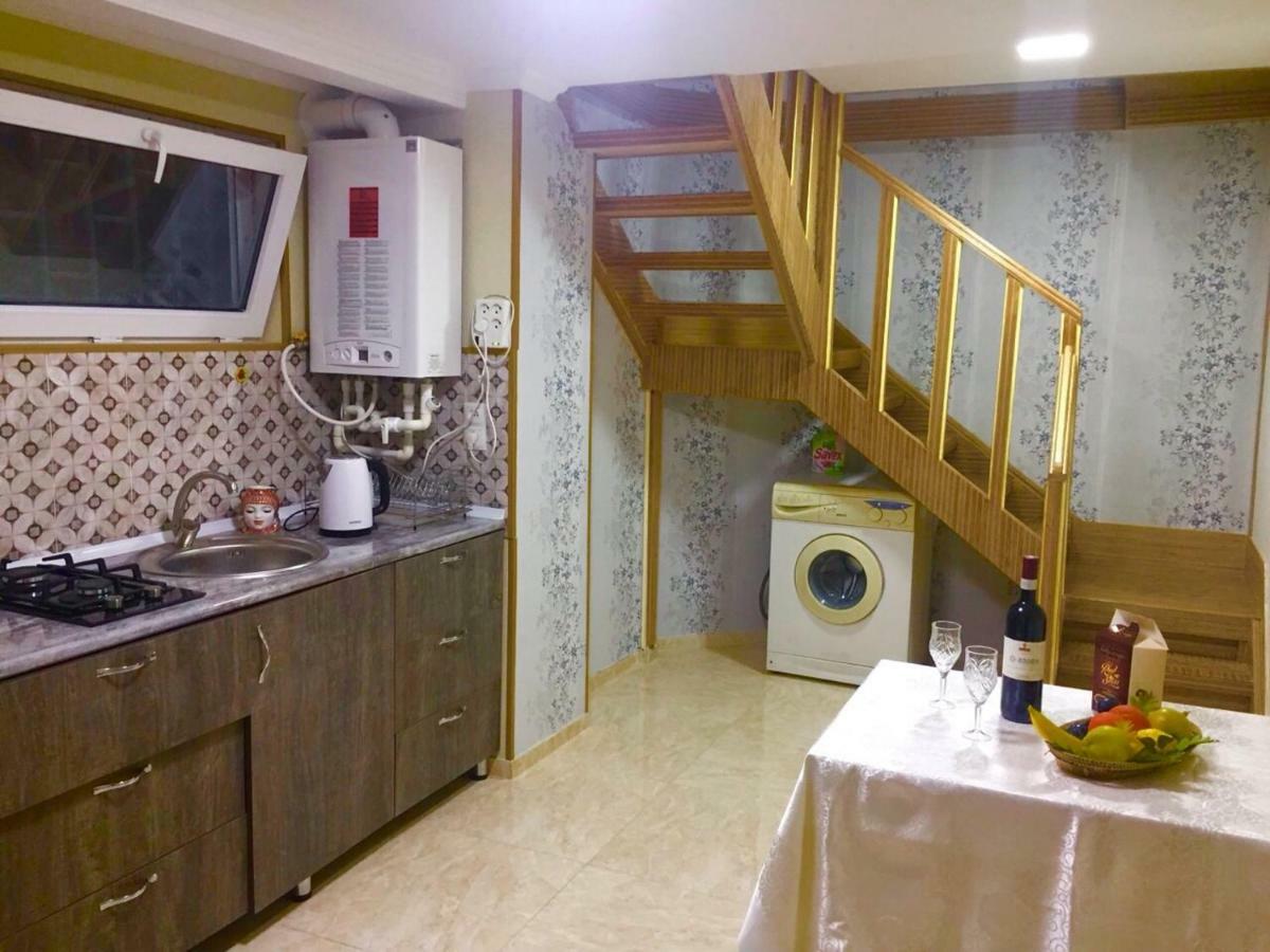 Guliko'S Apartment In Тбилиси Экстерьер фото
