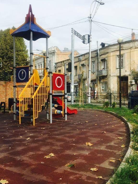 Guliko'S Apartment In Тбилиси Экстерьер фото